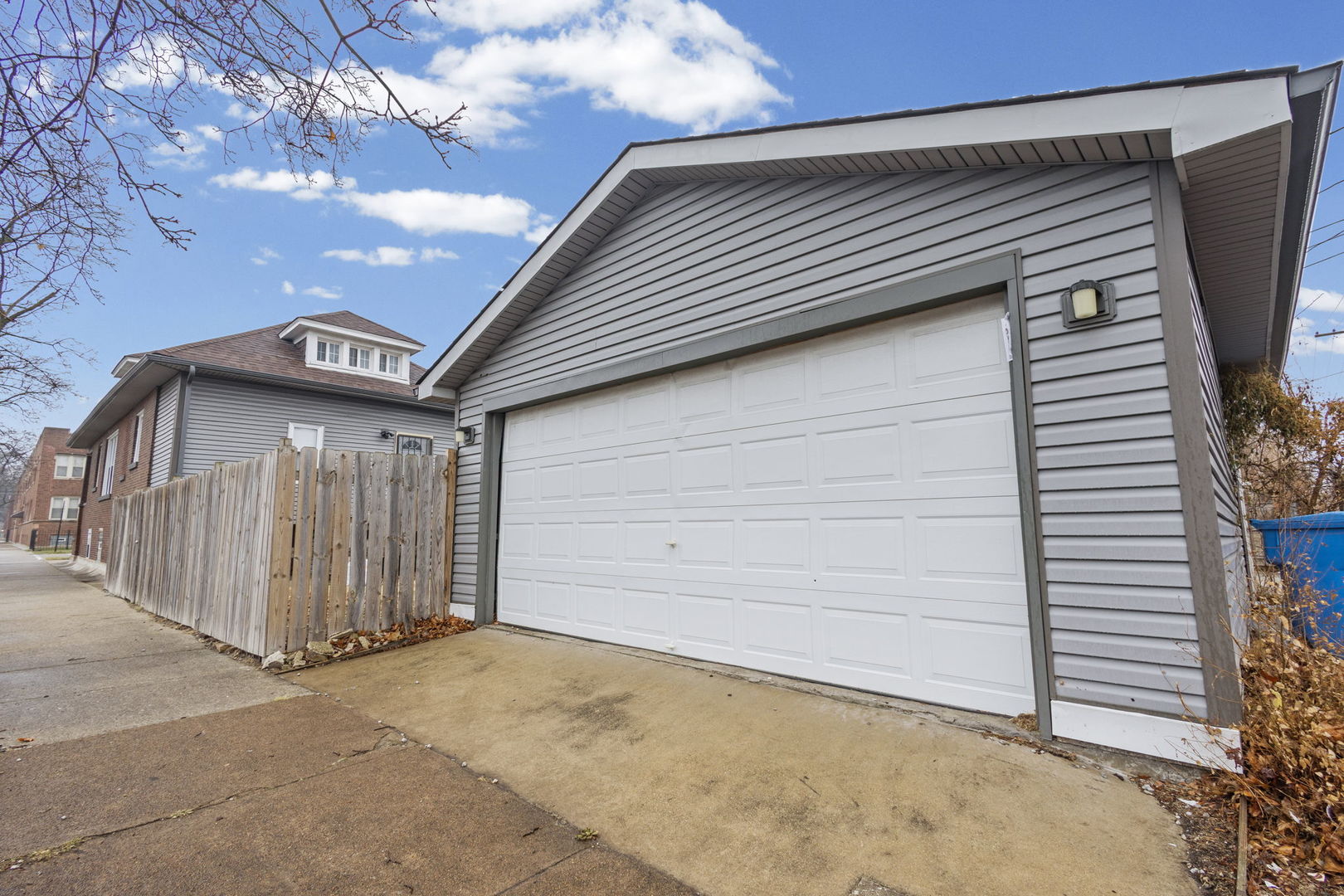 7359 S Vernon Avenue