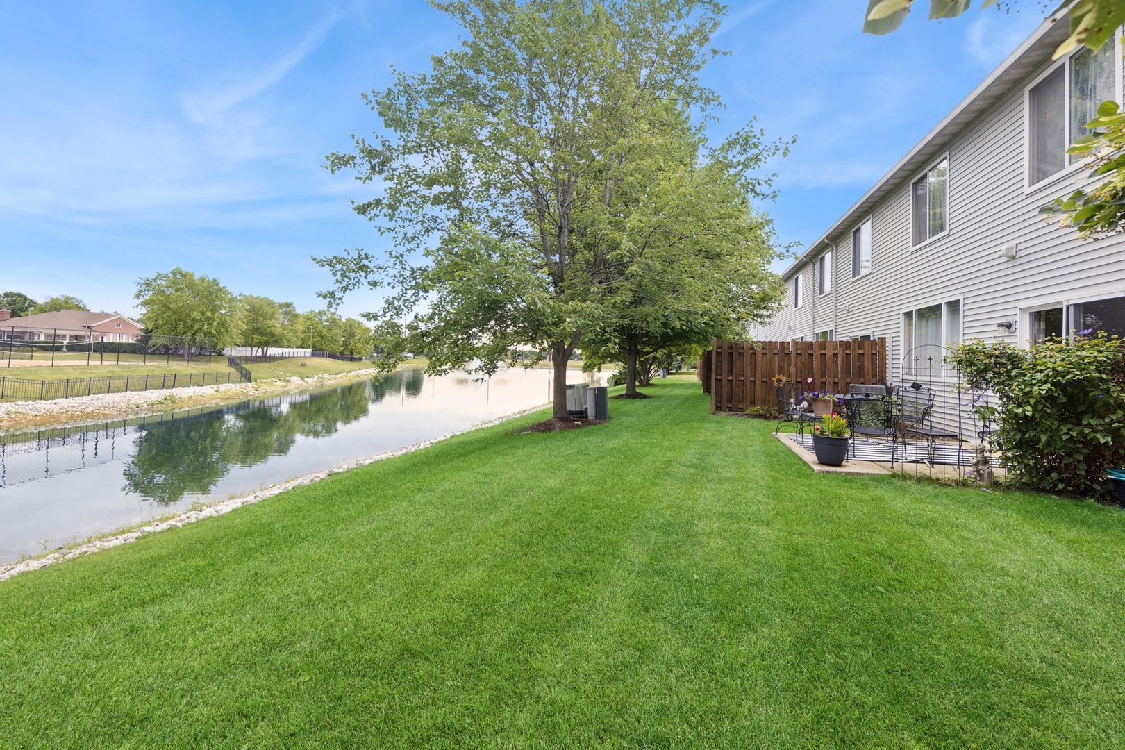 1834 N WENTWORTH Circle