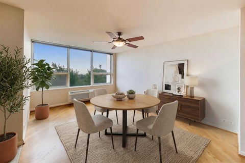 Tiny photo for 5733 N SHERIDAN Road #6C, Chicago, IL 60660 (MLS # 12720345)