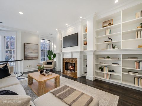 Tiny photo for 37 E Elm Street, Chicago, IL 60611 (MLS # 12574917)