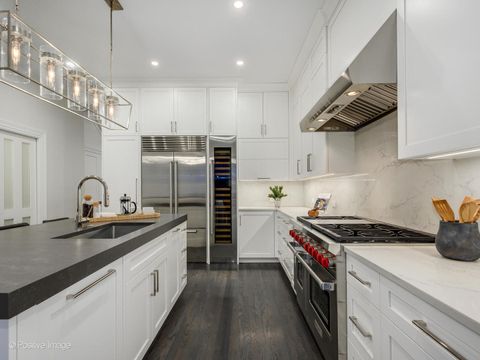 Tiny photo for 37 E Elm Street, Chicago, IL 60611 (MLS # 12574917)