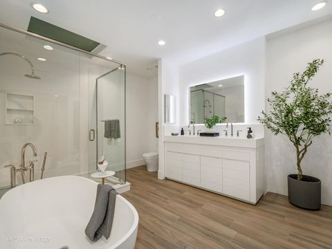 Tiny photo for 37 E Elm Street, Chicago, IL 60611 (MLS # 12574917)