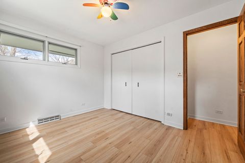 Tiny photo for 1033 Blackburn Street, Gurnee, IL 60031 (MLS # 12615393)
