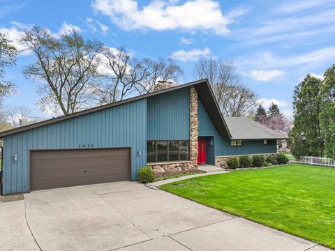 Tiny photo for 1033 Blackburn Street, Gurnee, IL 60031 (MLS # 12615393)
