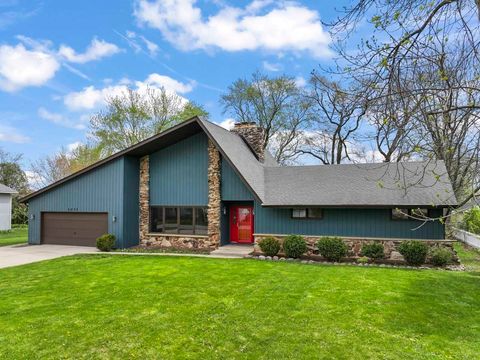 Photo of 1033 Blackburn Street, Gurnee, IL 60031 (MLS # 12615393)