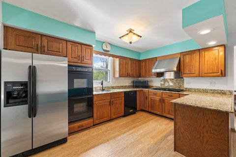 Tiny photo for 1033 Blackburn Street, Gurnee, IL 60031 (MLS # 12615393)