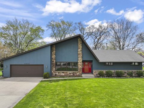 Tiny photo for 1033 Blackburn Street, Gurnee, IL 60031 (MLS # 12615393)