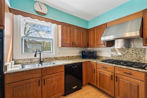 Tiny photo for 1033 Blackburn Street, Gurnee, IL 60031 (MLS # 12615393)