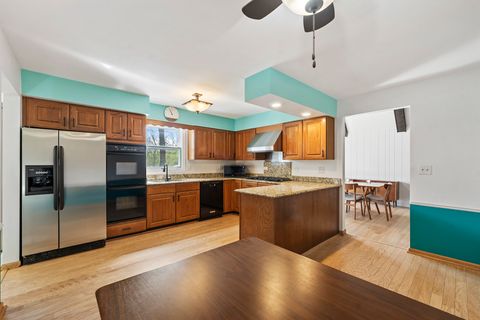 Tiny photo for 1033 Blackburn Street, Gurnee, IL 60031 (MLS # 12615393)