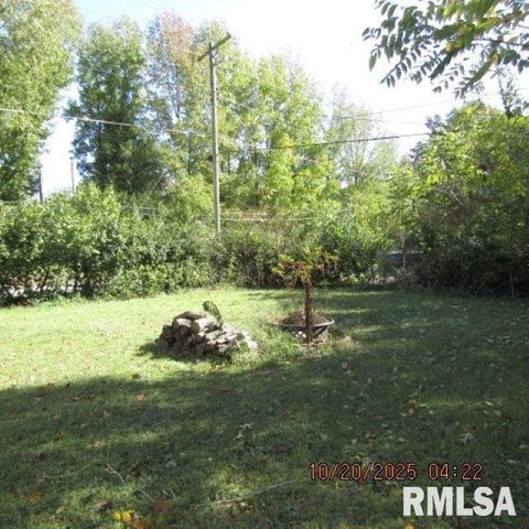 Tiny photo for 302 W PATTON Street, Valier, IL 62891 (MLS # EB460193)