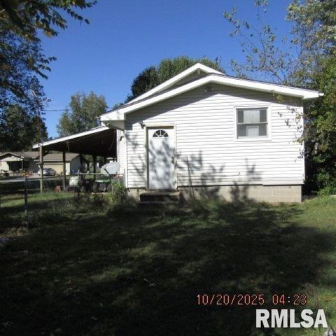 Tiny photo for 302 W PATTON Street, Valier, IL 62891 (MLS # EB460193)