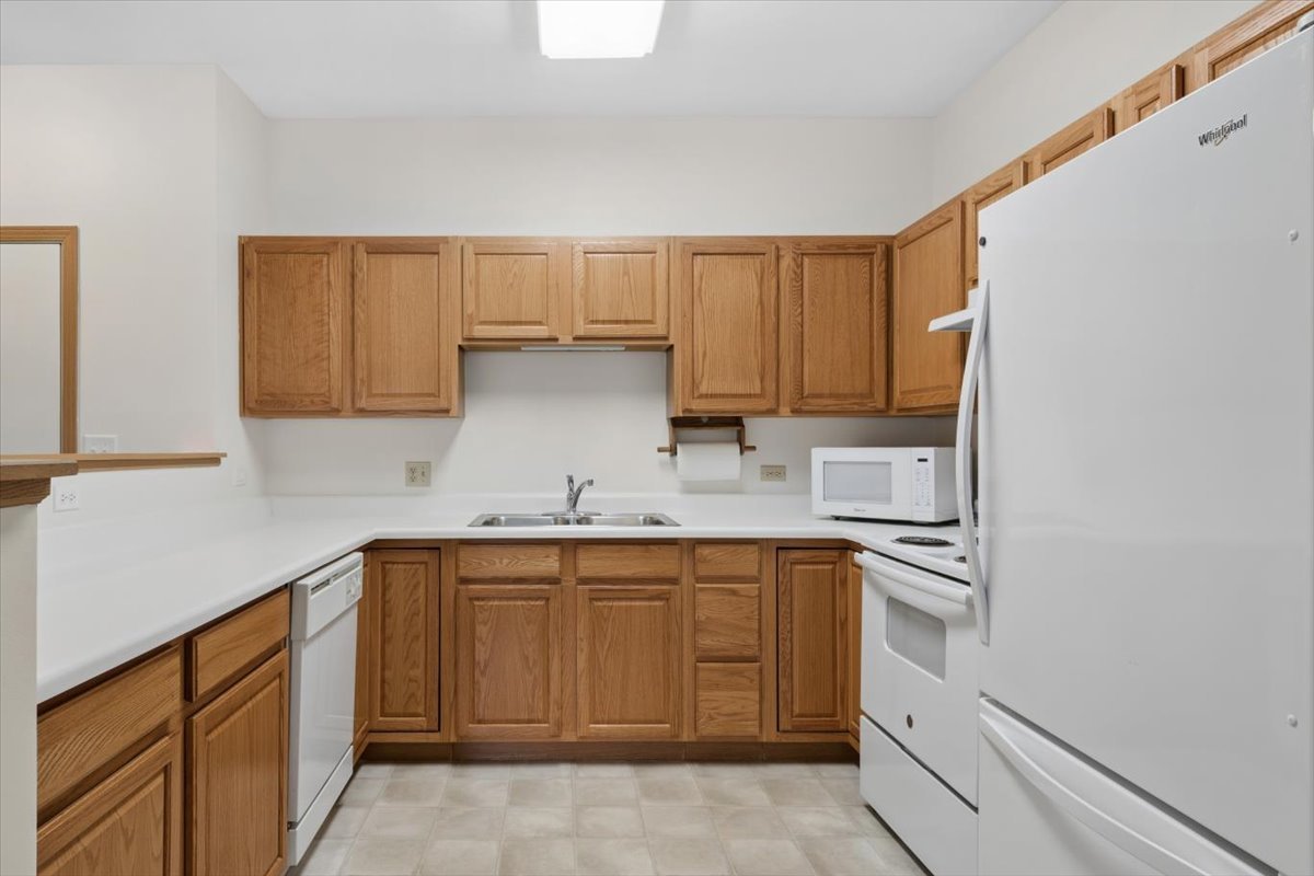 801 N McLean Boulevard 140