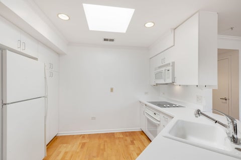 Tiny photo for 1925 Lake Avenue #316, Wilmette, IL 60091 (MLS # 12747684)