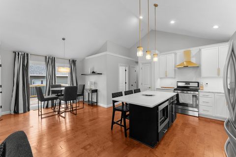 Tiny photo for 6130 Mississippi Avenue, Davenport, IA 52807 (MLS # 12555150)