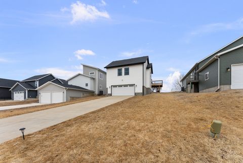 Tiny photo for 6130 Mississippi Avenue, Davenport, IA 52807 (MLS # 12555150)