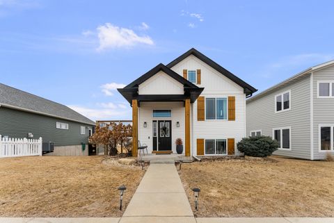 Tiny photo for 6130 Mississippi Avenue, Davenport, IA 52807 (MLS # 12555150)