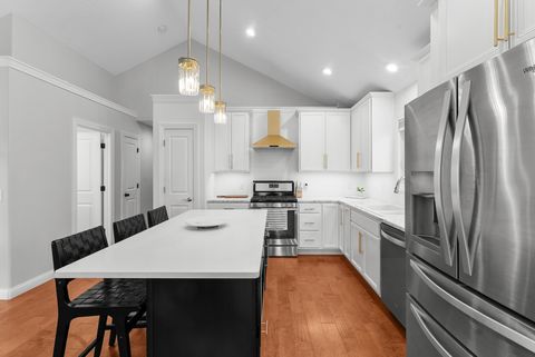 Tiny photo for 6130 Mississippi Avenue, Davenport, IA 52807 (MLS # 12555150)