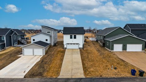 Tiny photo for 6130 Mississippi Avenue, Davenport, IA 52807 (MLS # 12555150)