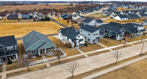 Tiny photo for 6130 Mississippi Avenue, Davenport, IA 52807 (MLS # 12555150)