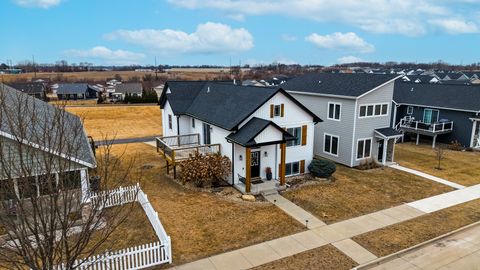 Tiny photo for 6130 Mississippi Avenue, Davenport, IA 52807 (MLS # 12555150)