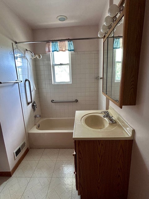Tiny photo for 3932 148th Street, Midlothian, IL 60445 (MLS # 12793725)