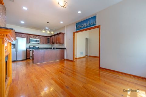 Tiny photo for 4137 S Prairie Avenue #3, Chicago, IL 60653 (MLS # 12474226)