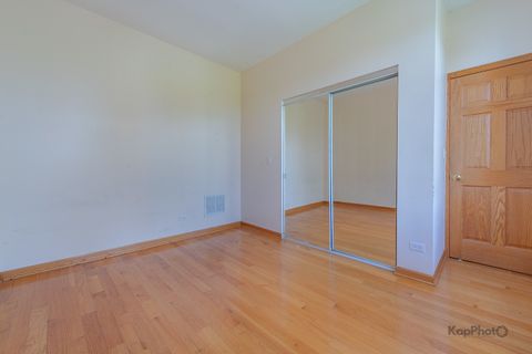 Tiny photo for 4137 S Prairie Avenue #3, Chicago, IL 60653 (MLS # 12474226)