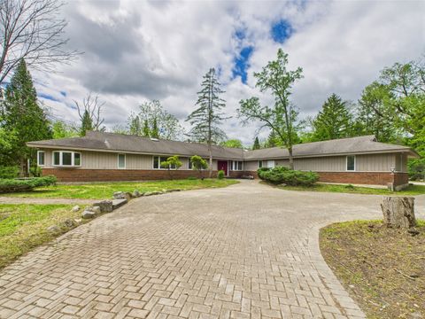 18 Alexandra Drive Libertyville IL 60048