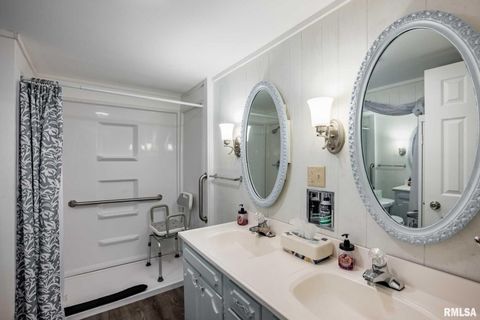 Tiny photo for 308 W FLORA Street, Valier, IL 62891 (MLS # QC4269250)