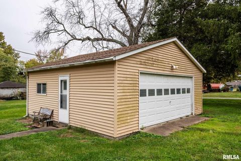 Tiny photo for 308 W FLORA Street, Valier, IL 62891 (MLS # QC4269250)