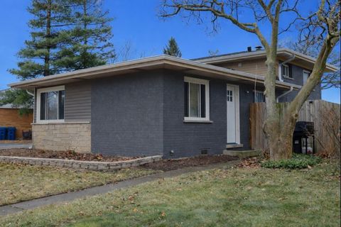 Tiny photo for 450 E Park Avenue, Elmhurst, IL 60126 (MLS # 12537130)