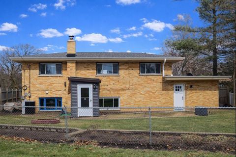 Tiny photo for 450 E Park Avenue, Elmhurst, IL 60126 (MLS # 12537130)