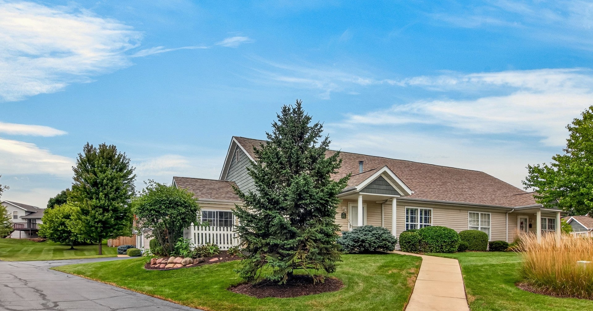 252 LILY Lane 252