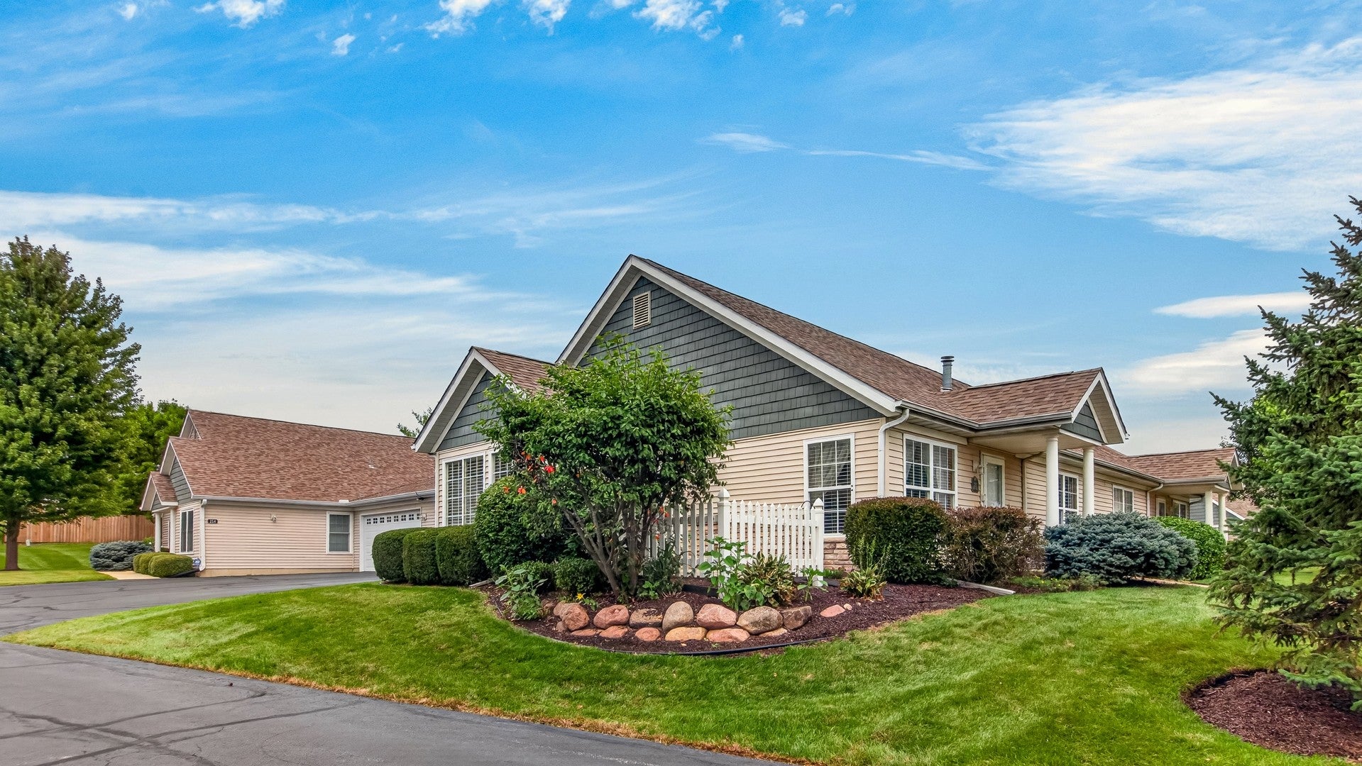 252 LILY Lane 252