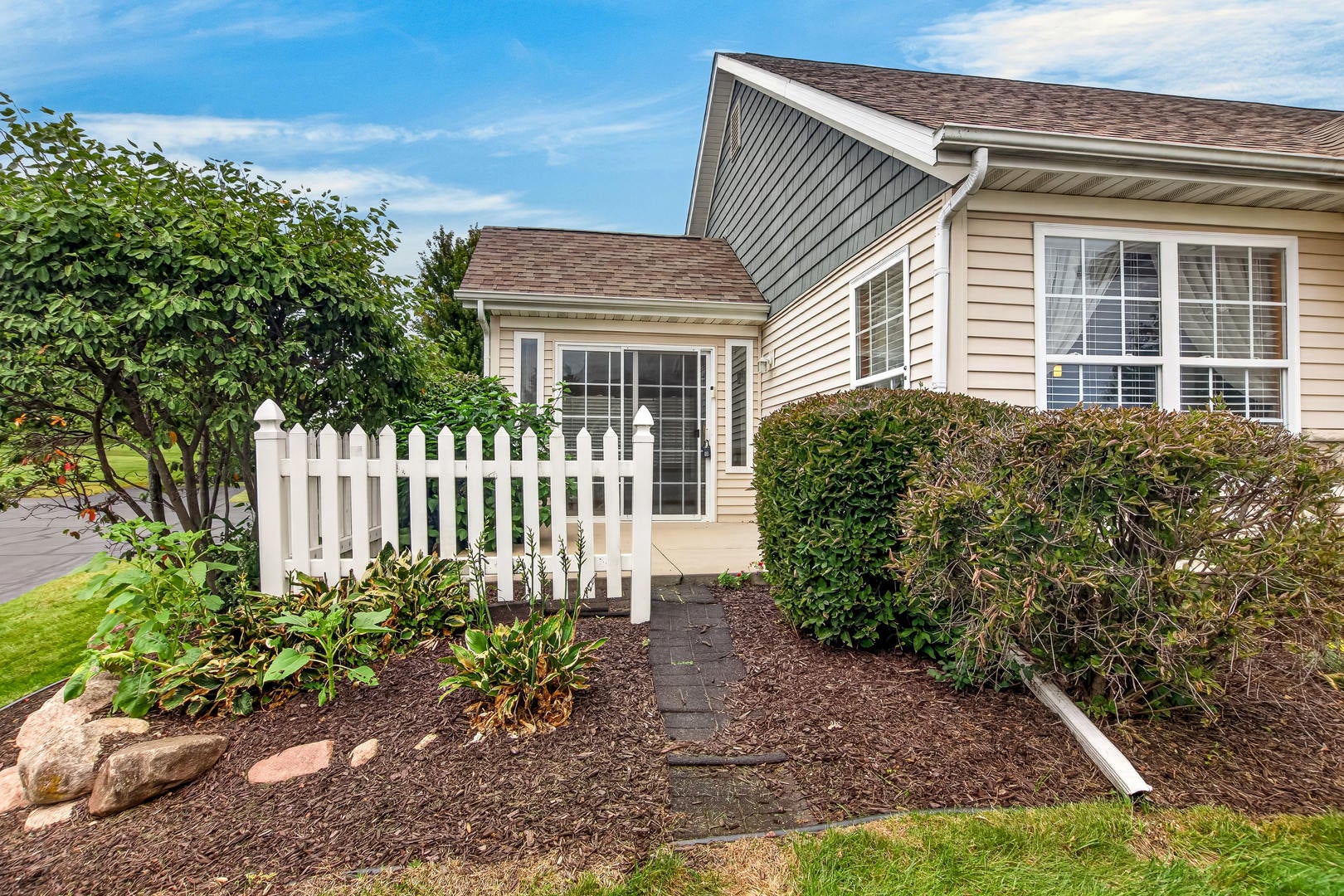 252 LILY Lane 252