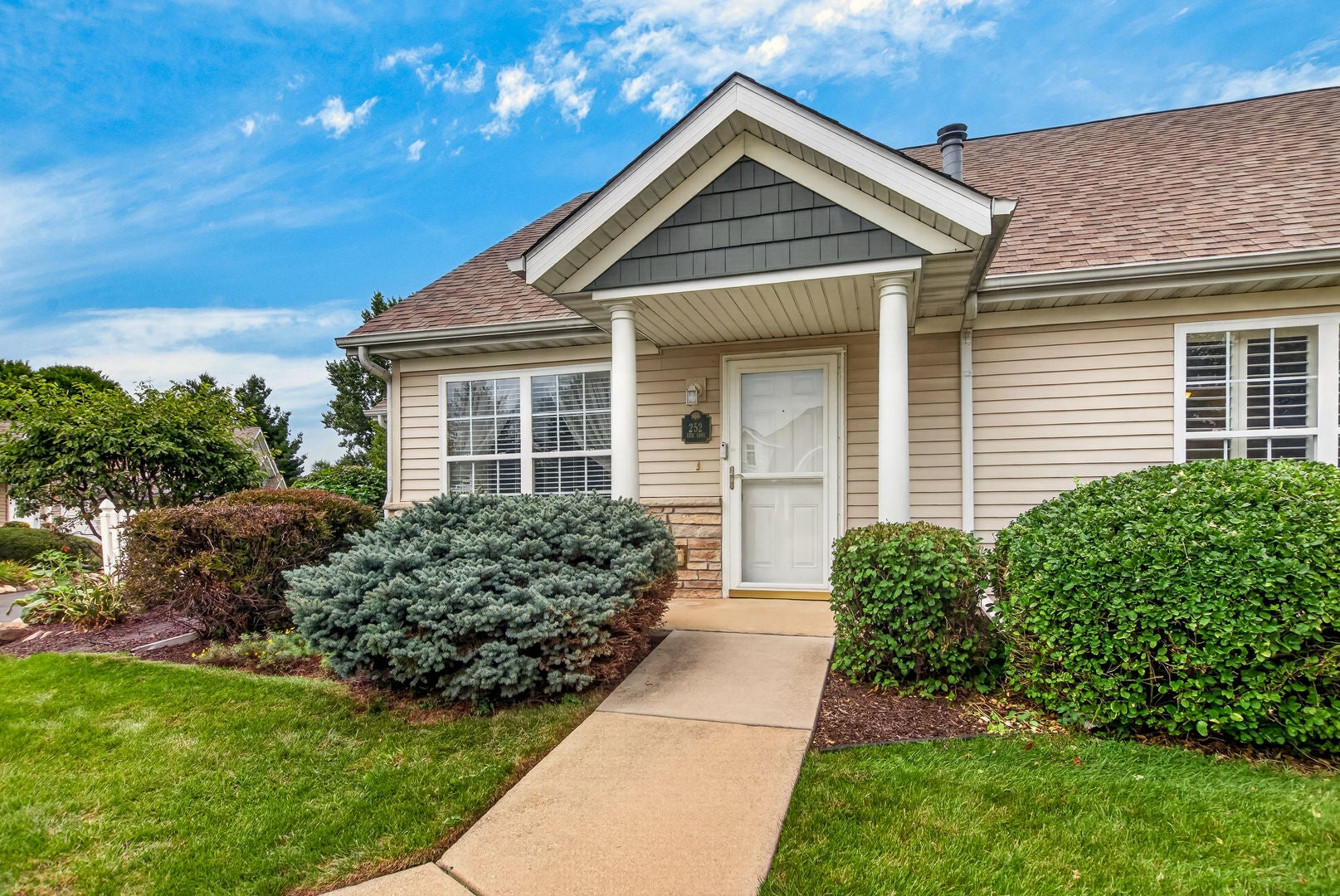 252 LILY Lane 252