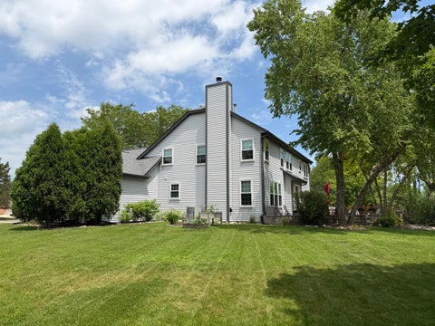 Tiny photo for 14335 Spring Meadow Court, Libertyville, IL 60048 (MLS # 12692713)
