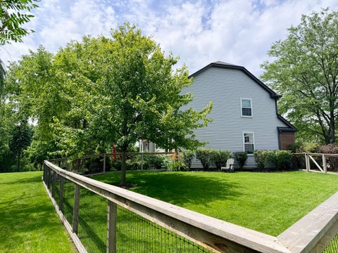 Tiny photo for 14335 Spring Meadow Court, Libertyville, IL 60048 (MLS # 12692713)