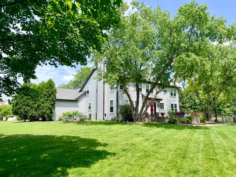 Tiny photo for 14335 Spring Meadow Court, Libertyville, IL 60048 (MLS # 12692713)