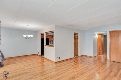 Tiny photo for 10538 Central Avenue #1-S, Chicago Ridge, IL 60415 (MLS # 12619914)