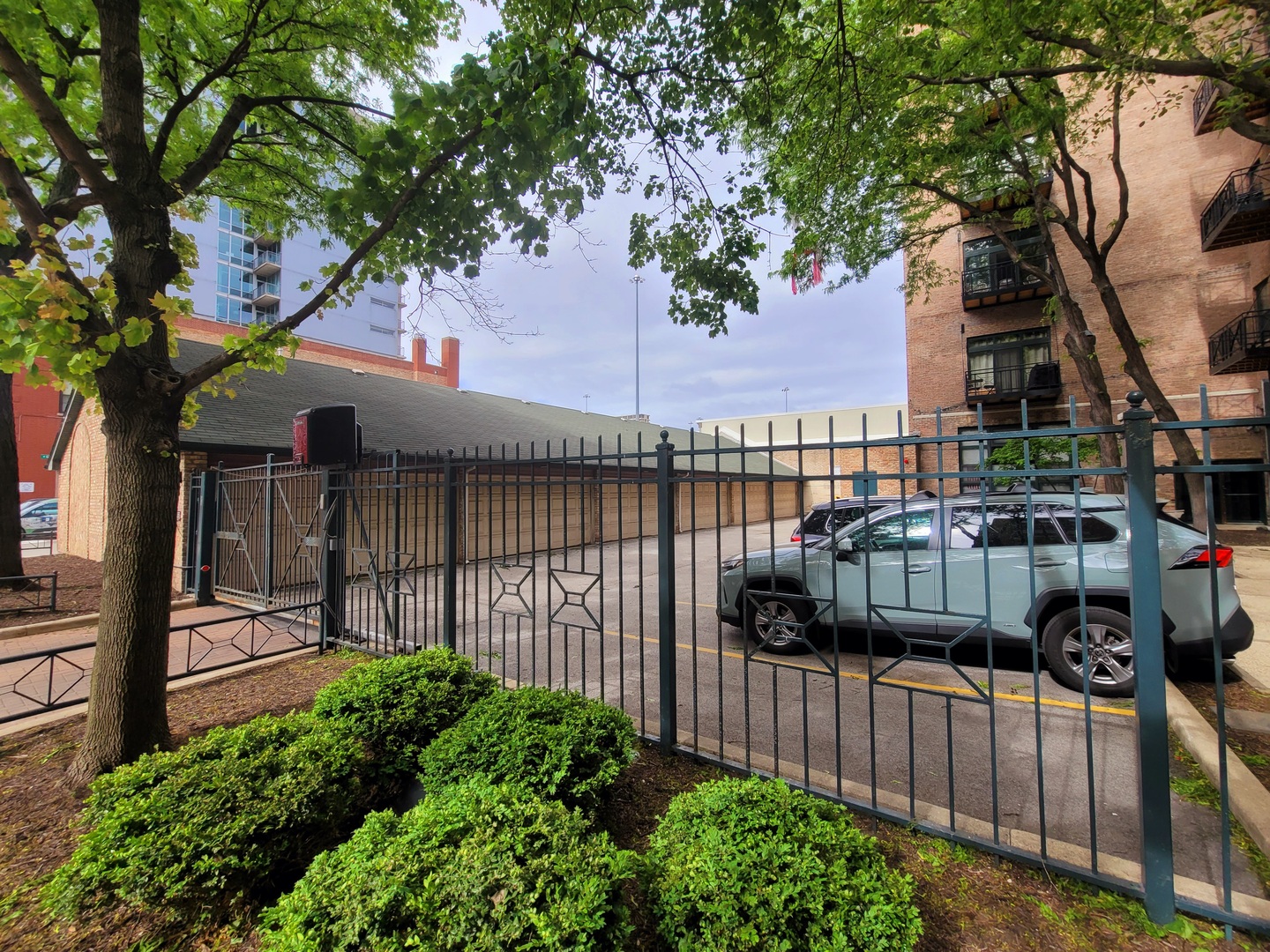 701 W Jackson Boulevard 602B
