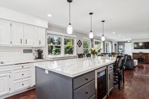 Tiny photo for 353 E Butterfield Road, Elmhurst, IL 60126 (MLS # 12482901)