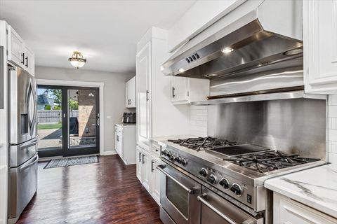 Tiny photo for 353 E Butterfield Road, Elmhurst, IL 60126 (MLS # 12482901)