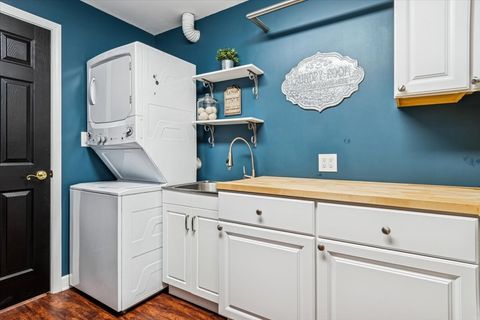 Tiny photo for 353 E Butterfield Road, Elmhurst, IL 60126 (MLS # 12482901)
