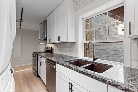 Tiny photo for 50 W Schiller Street #1G, Chicago, IL 60610 (MLS # 12750922)