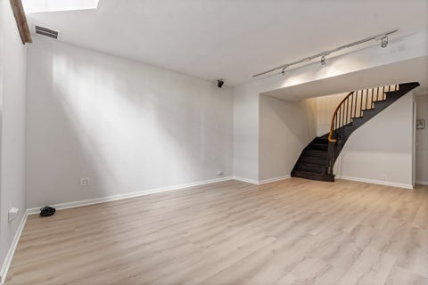 Tiny photo for 50 W Schiller Street #1G, Chicago, IL 60610 (MLS # 12750922)