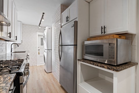 Tiny photo for 50 W Schiller Street #1G, Chicago, IL 60610 (MLS # 12750922)