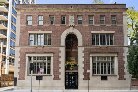 Photo of 50 W Schiller Street #1G, Chicago, IL 60610 (MLS # 12750922)