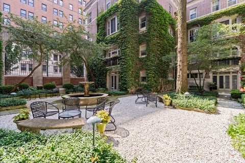 Tiny photo for 50 W Schiller Street #1G, Chicago, IL 60610 (MLS # 12750922)