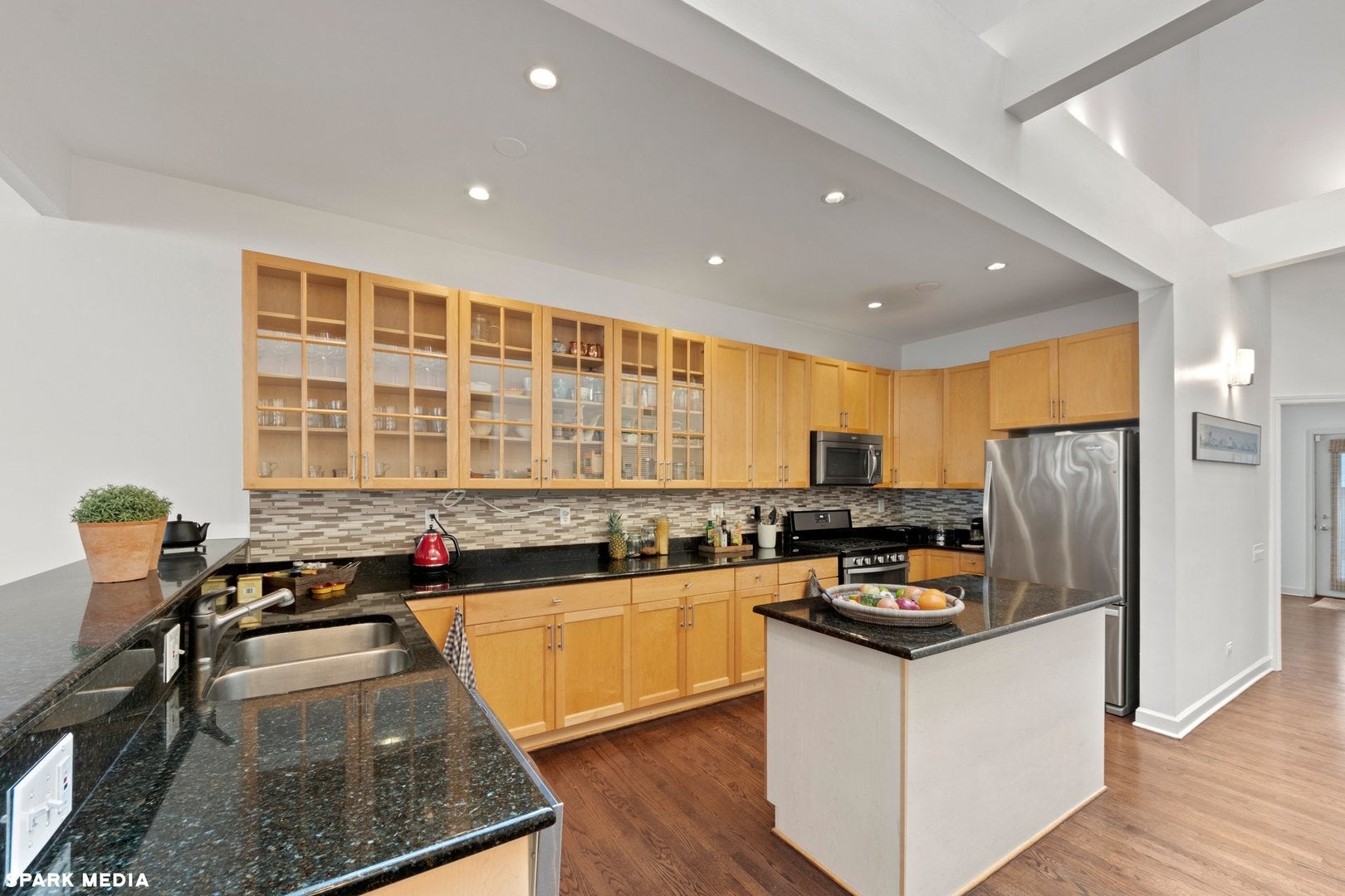 353 W Chicago Avenue 4E